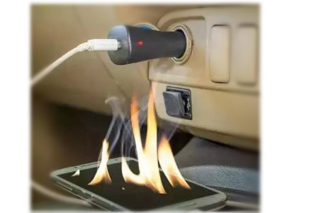 劣质车载充电器引起的手机燃烧